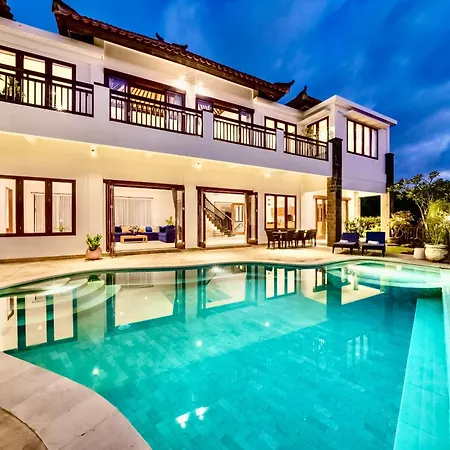 Luxurious Escape In Uluwatu - Ocean Villa With 5 Bedroom And Private Pool